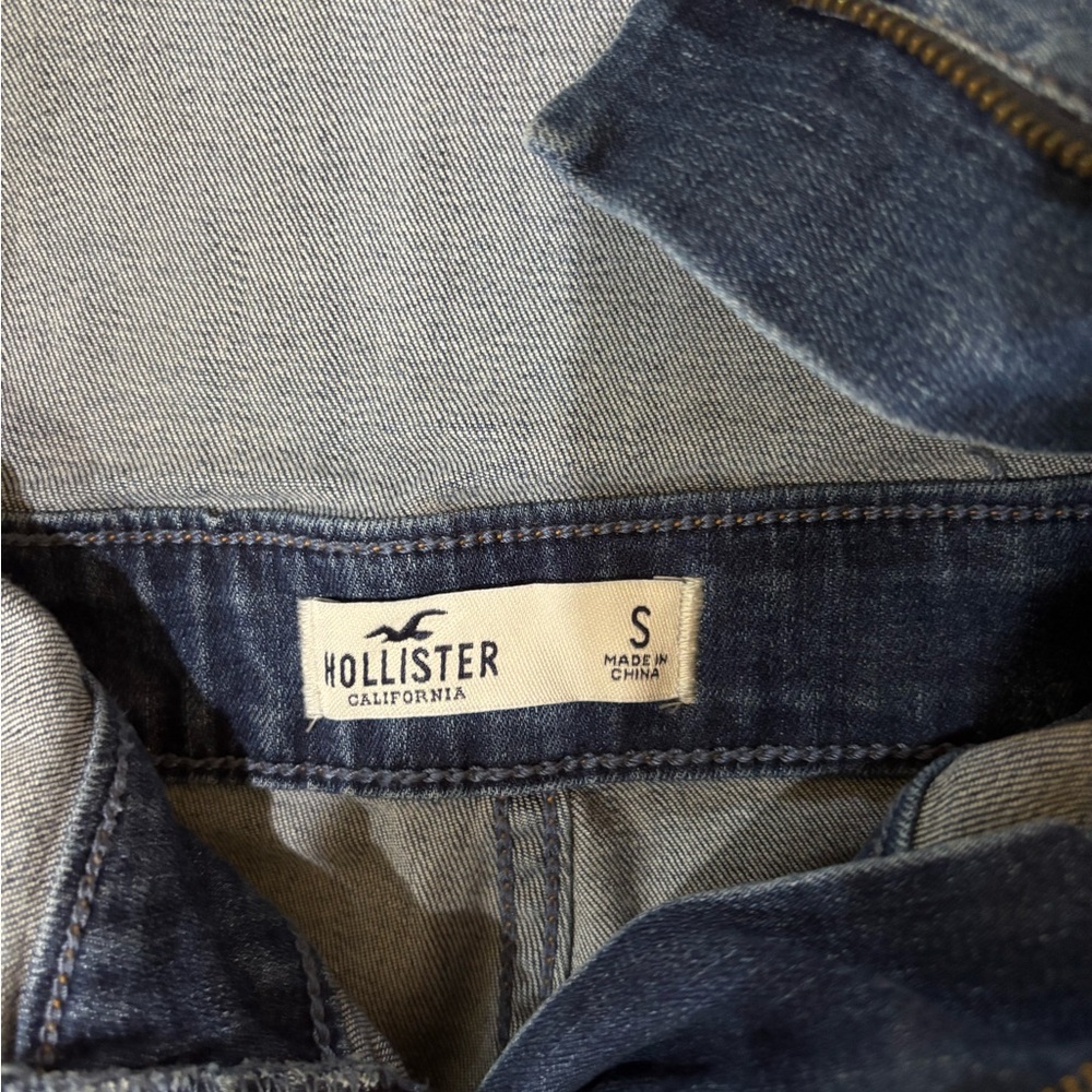 Hollister women’s Blue Jeans